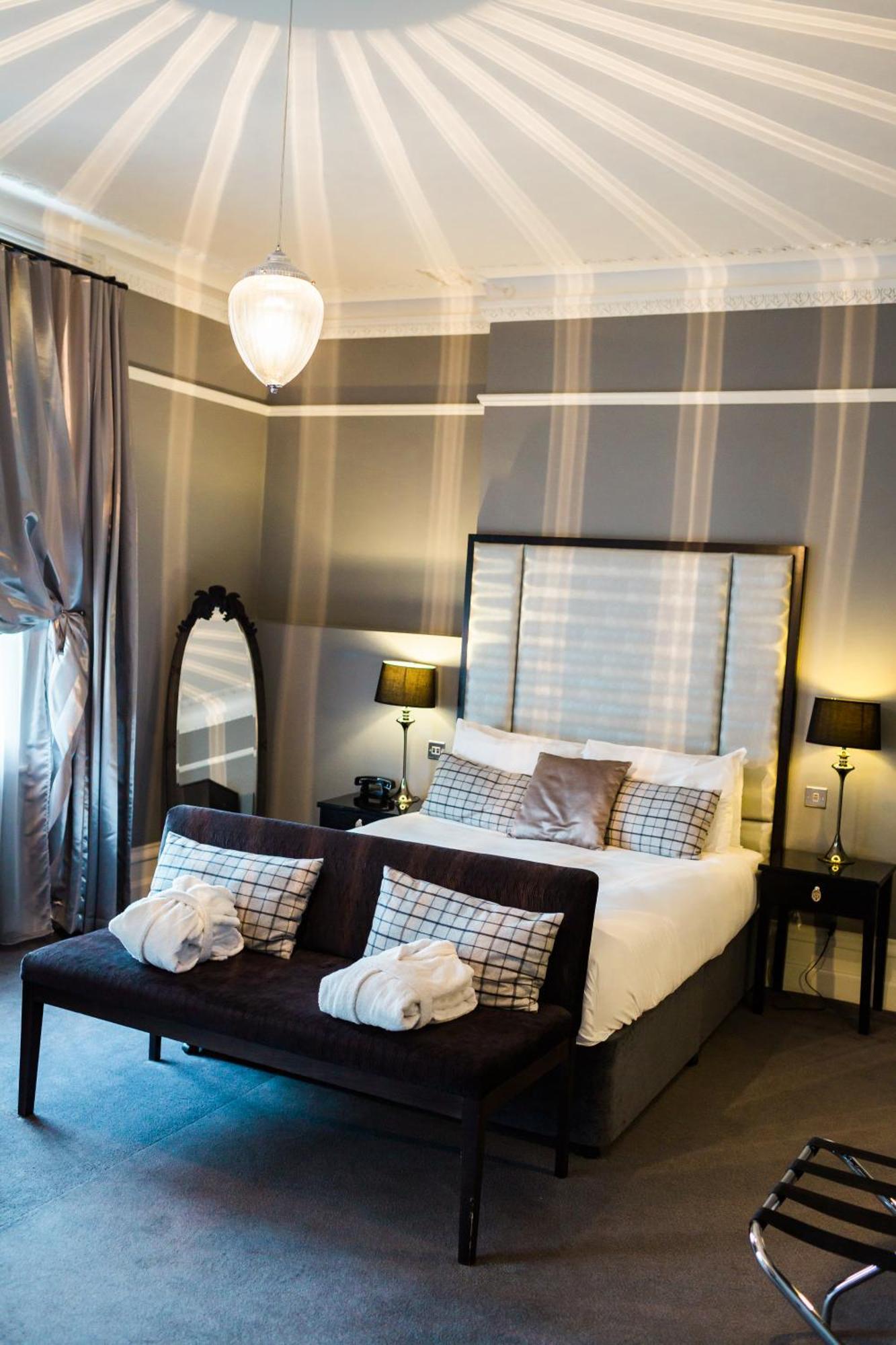 โพเอทส์ เฮาส์ Hotel อีลี ภายนอก รูปภาพ