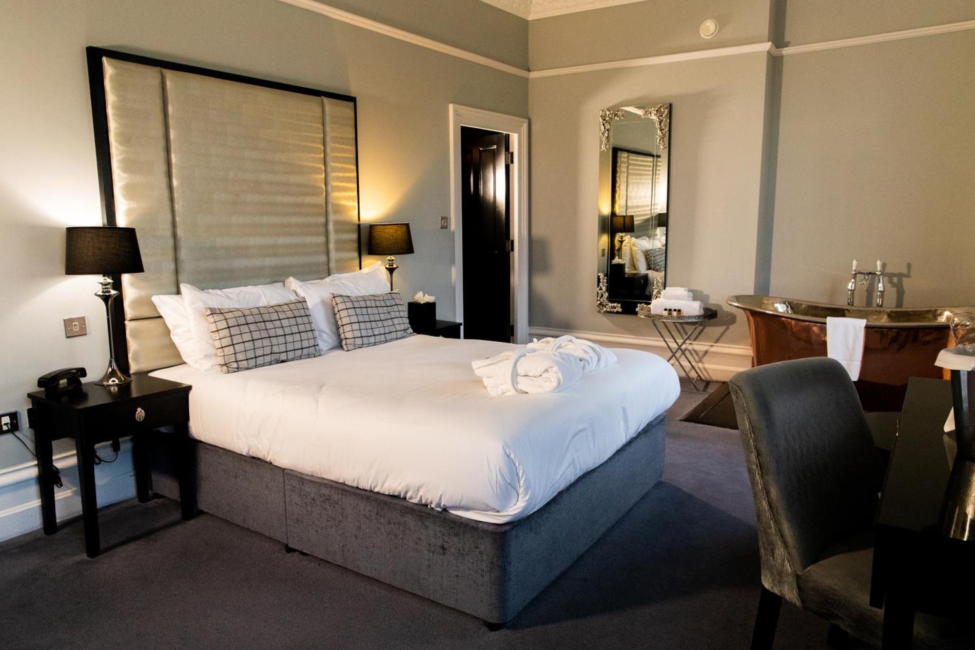 โพเอทส์ เฮาส์ Hotel อีลี ภายนอก รูปภาพ